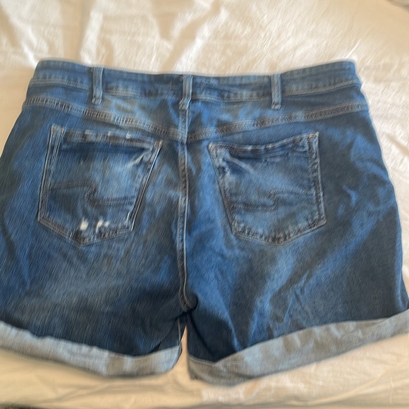 Silver Jeans Co. Boyfriend Shorts - Picture 2 of 3